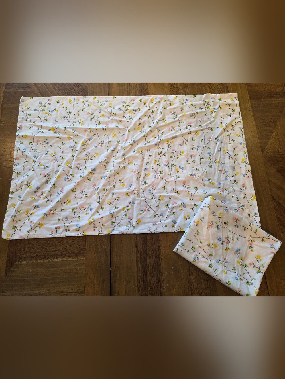 Floral Pillowcase Set 2 Cottagecore Shabby Chic Vine Print Blossoms JC Penny